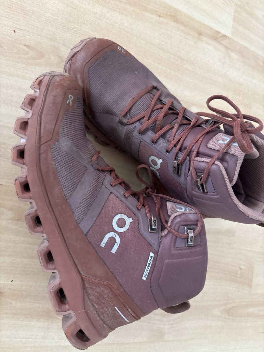On Scarpe da donna: On Cloud Hi Waterproof Damen Wanderschuhe Gr. 37.5 – Usato da Nebikon venduto da Draga25 4
