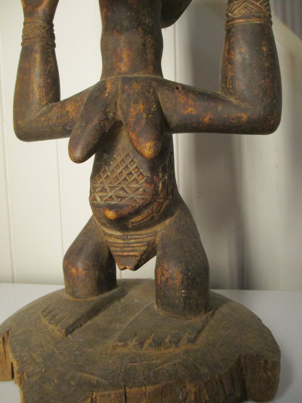 Skulpturen & Statuen: Figur Skulptur aus Holz Frau mit Brüsten Hocker tribal art – Gebraucht aus Windisch von Autogrammo 1