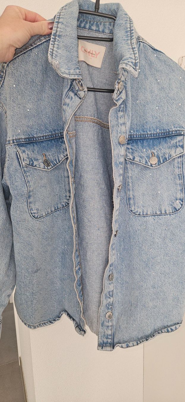 Only Giacche: Veste en jean oversize – Usato da Vétroz venduto da MargauxLDG 1
