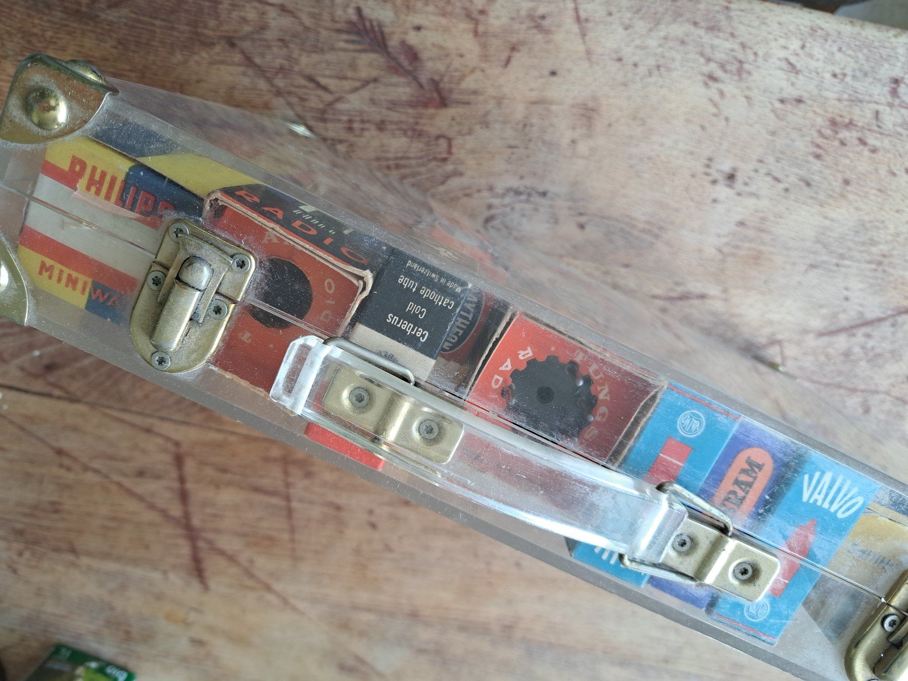 Radio: Radio Röhrensammlung in Plexiglaskoffer – Usato da Zürich venduto da berberitze 2
