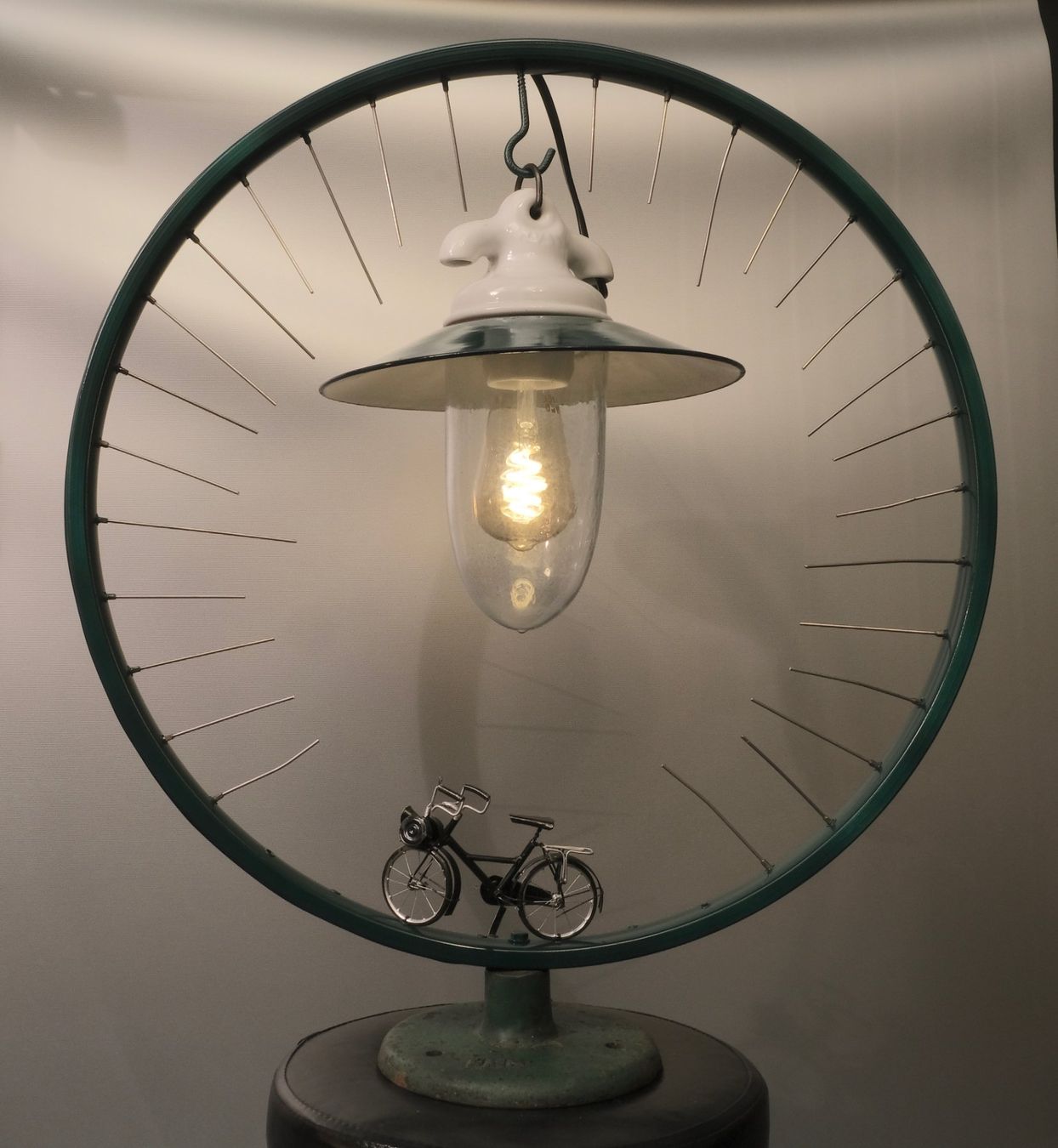 Lampade: Felgen-Leuchte Eigenkreation – Usato da Biel/Bienne venduto da Rothar 2