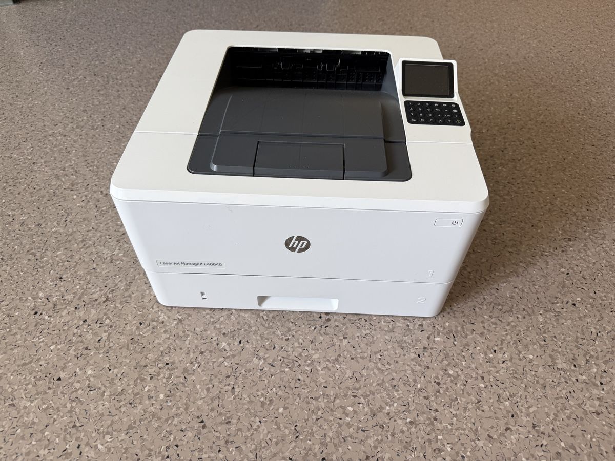 Hewlett Packard Imprimantes: HP LaserJet E40040 – D'occasion à Beromünster par Samuel97521 1