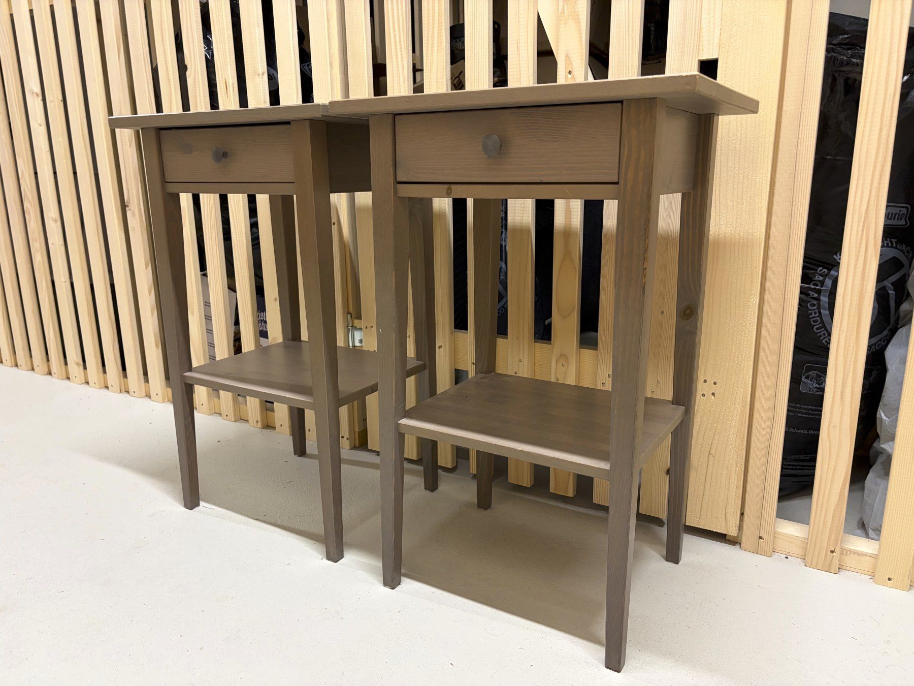 Ikea Comodini: IKEA HEMNES graubraun Nachtisch – Usato da Deitingen venduto da lonmar