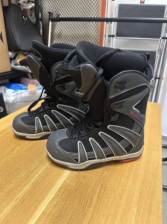 Herrenschuhe: Snowboard-Schuhe – Gebraucht aus Chur von chi_6xdl 1