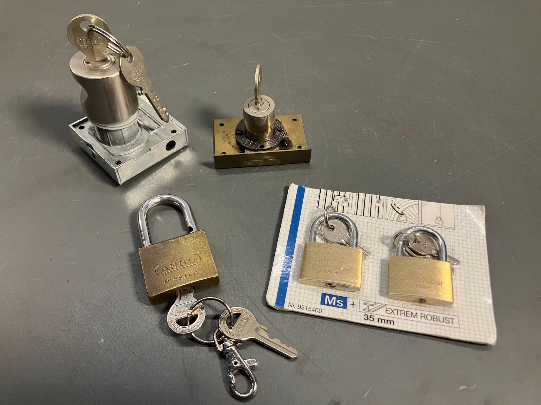 Abus Schlösser: Post. Einbau und Vorhängeschlösser ab 1.- – Gebraucht aus Lichtensteig von Buy24International