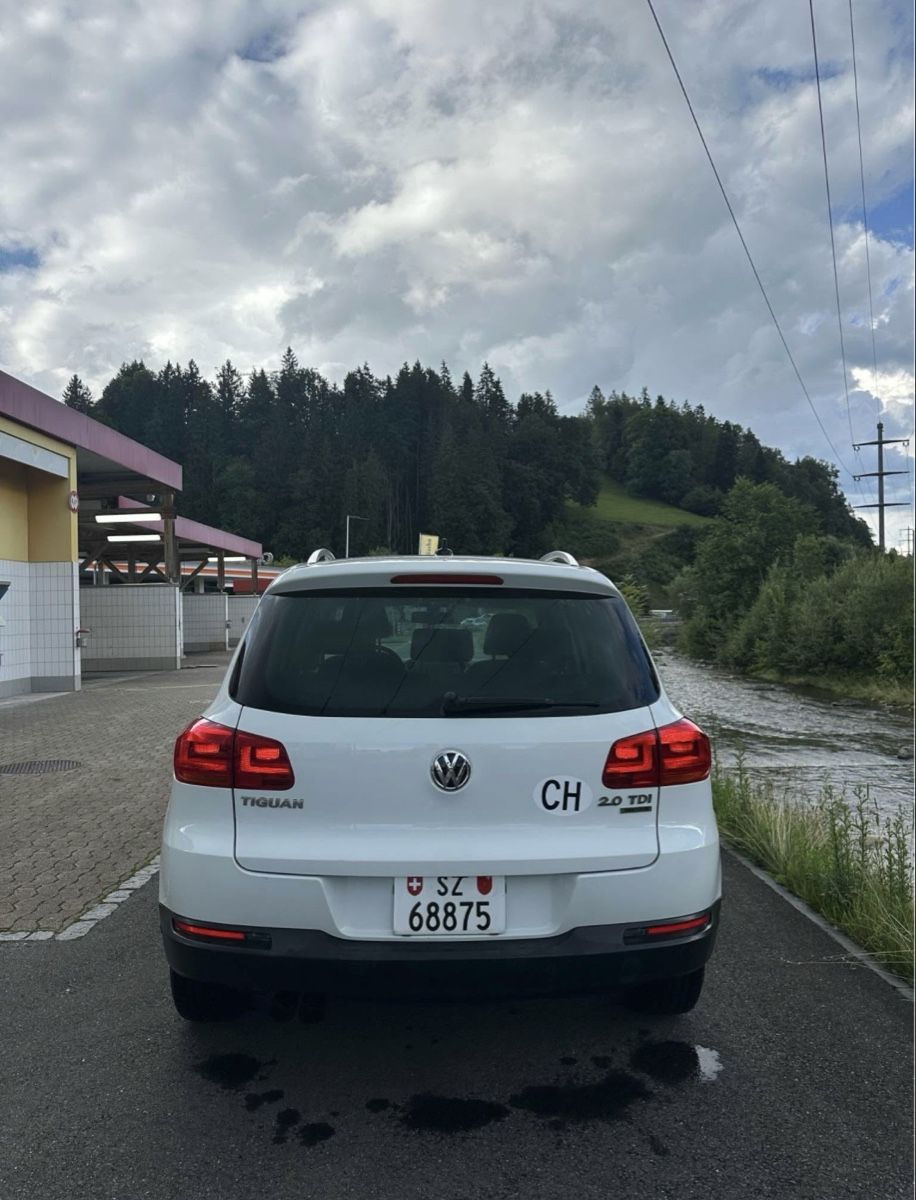 VW Autos: VW TIGUAN 2.0 DIESEL – D'occasion à Einsiedeln par King_10 7