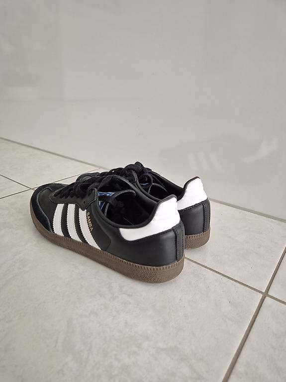 Adidas Scarpe da uomo: Adidas Samba | 41 1/3 | schwarz – Usato da Wettingen venduto da kev_xk95 1