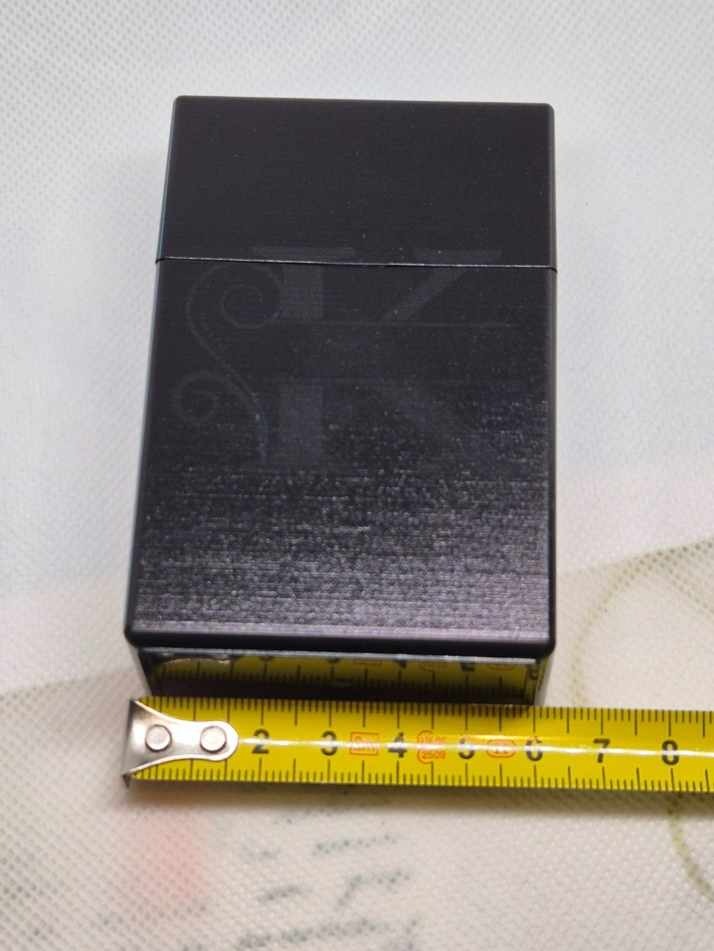 Altri Prodotti per fumatori: Zigarettenetui aus schwarzem Metall in einer Farbe – Nuovo e nell'imballaggio originale da Losone venduto da bal_gfp6 5
