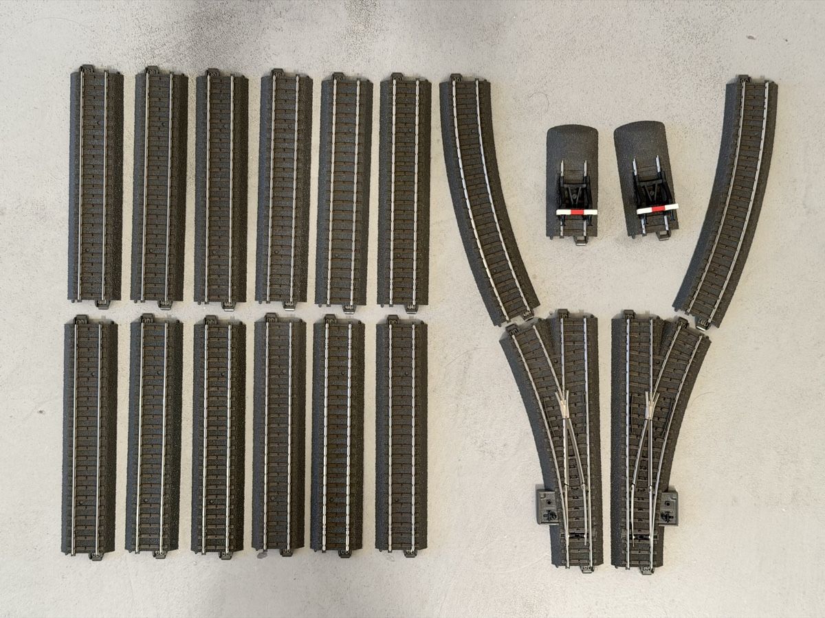 Märklin Modellini di ferrovie: Märklin gerade Schienen und Weichen – Usato da Genève venduto da _Xela_