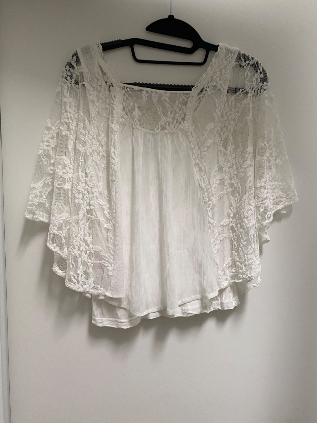 Vero Moda Blusen: Bluse mit Spitzeneinsatz Weiss wie. NEU – Neu (gemäss Beschreibung) aus Affoltern am Albis von may_9gdz 1