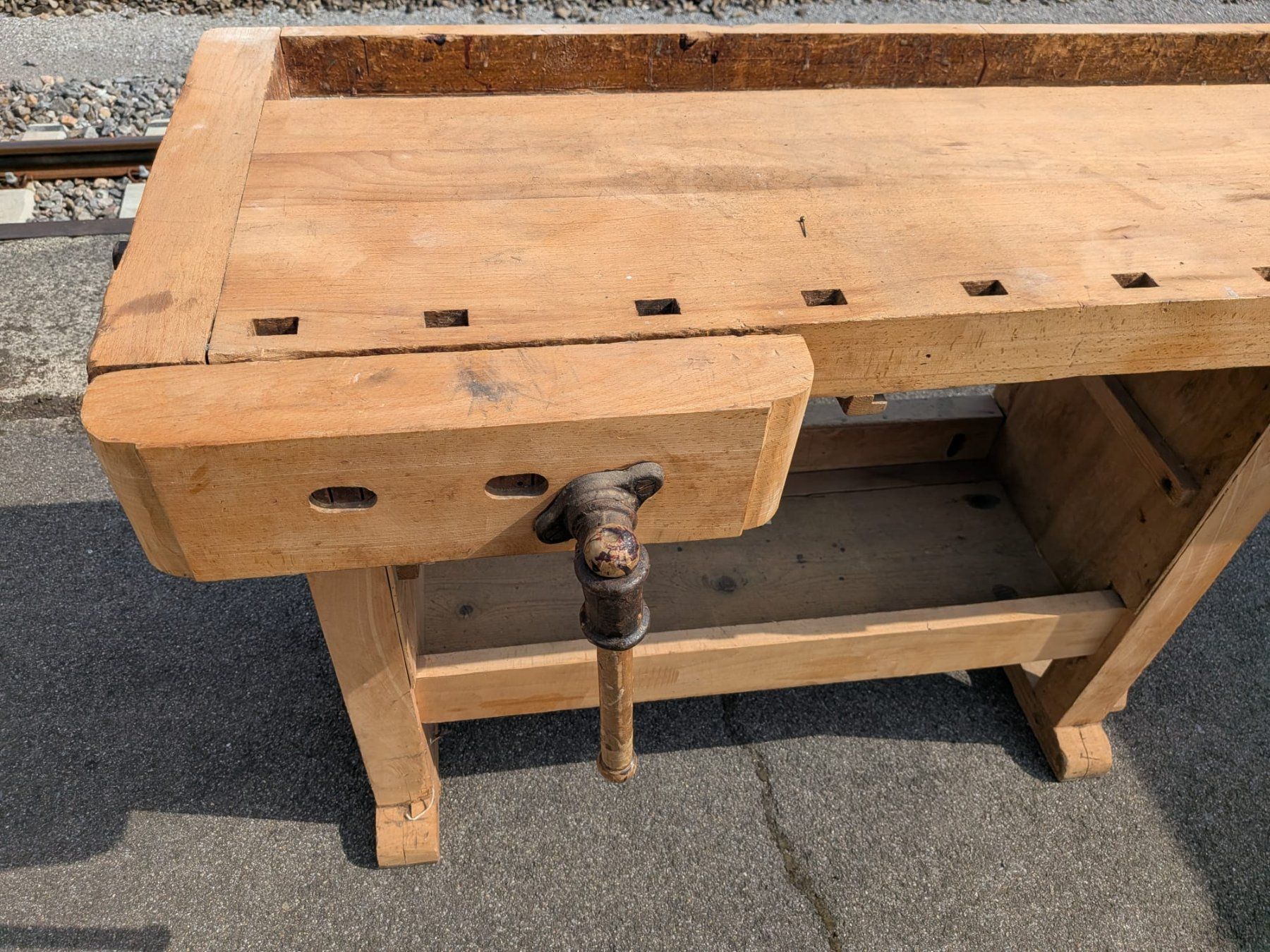 Werkbänke: Massivholz-Werkbank - 2 Spanner - Ref. 07/28 – Gebraucht aus Au ZH von BrockiAu 6