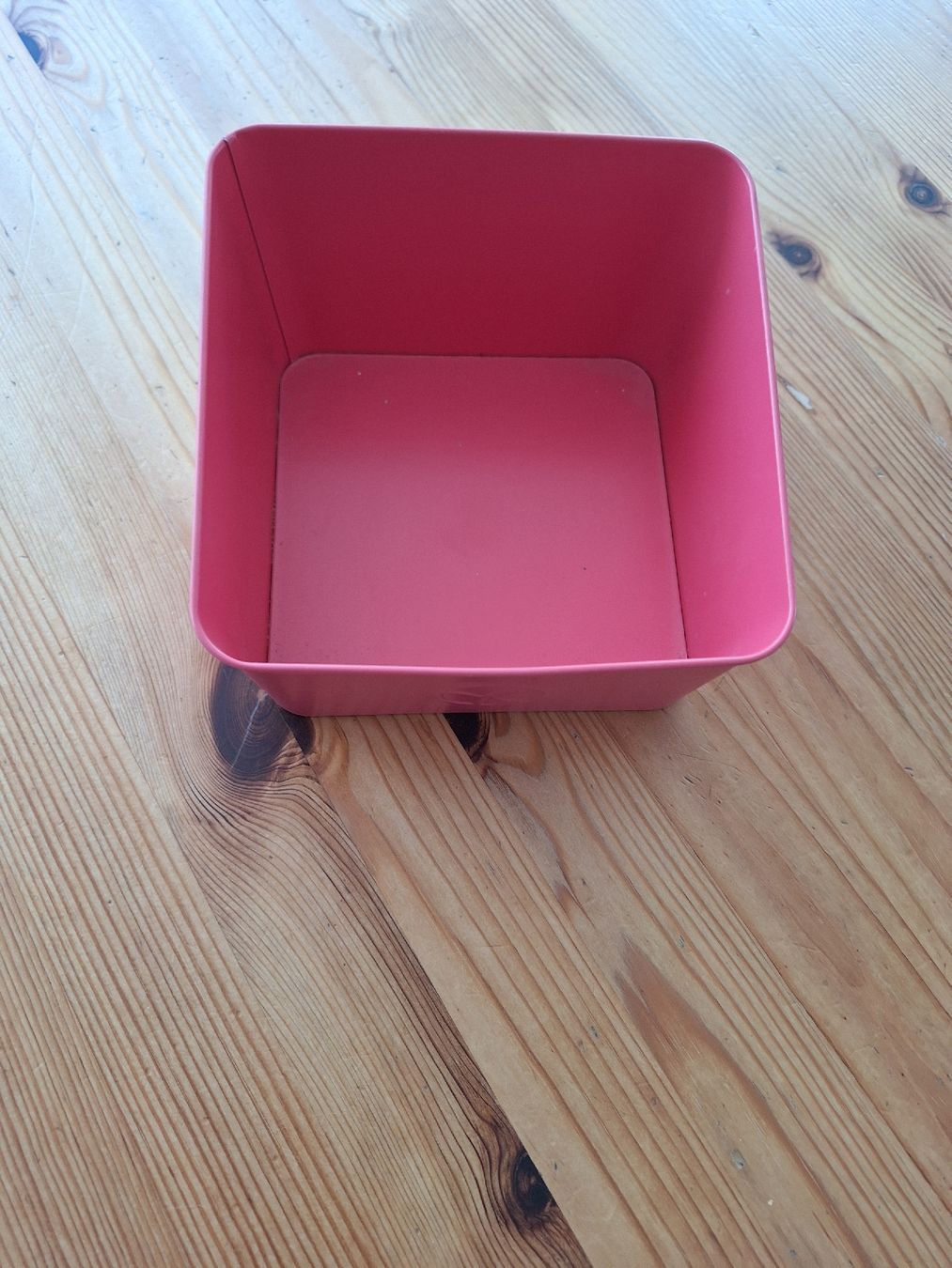 Behälter & Ähnliches: Aufbewahrungsbehälter pink – Gebraucht aus Aesch BL von ChezToKa