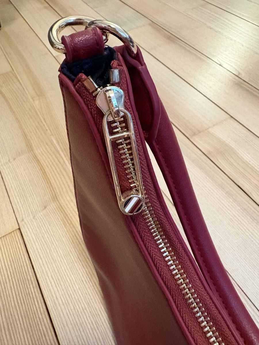 Tommy Hilfiger Sacs: Tommy Hilfiger Schultertasche rot – Neuf (Voir description) à Basel par anschla. 3