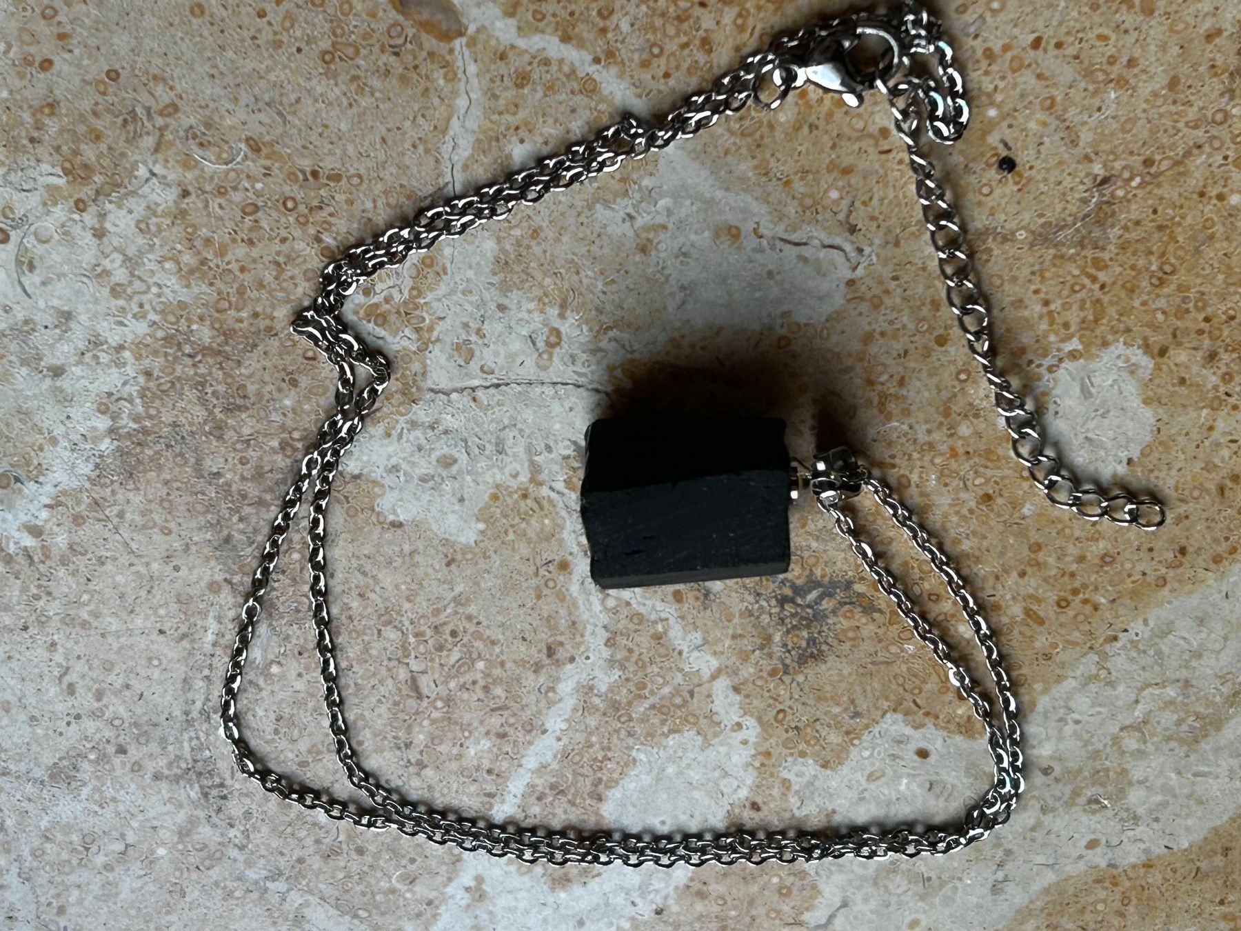 Ciondoli: Anhänger zum Schutz Black stone – Usato da Dittingen venduto da Bijoubelle 6