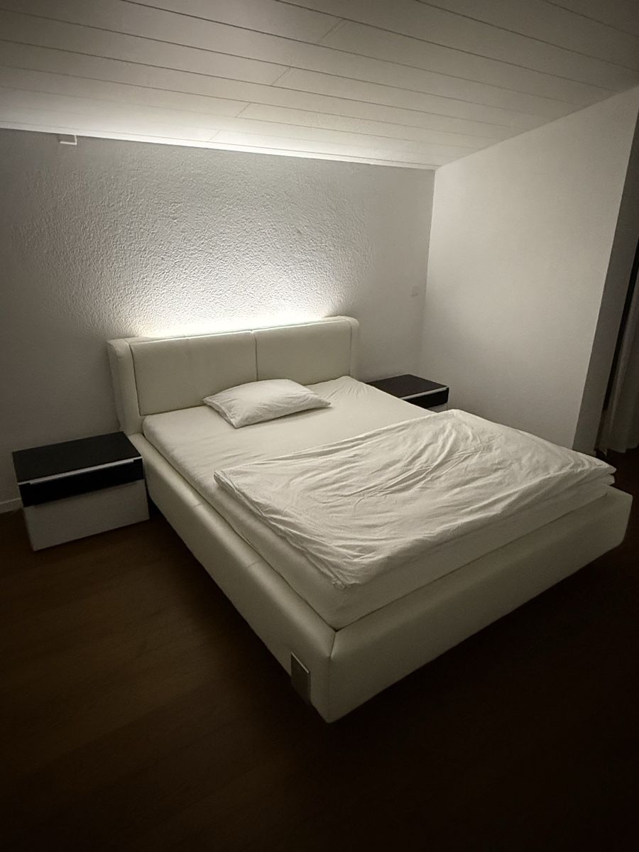 Letti: Doppelbett mit zwei Nachttischen – Usato da Kleindöttingen venduto da Alex.C. 1