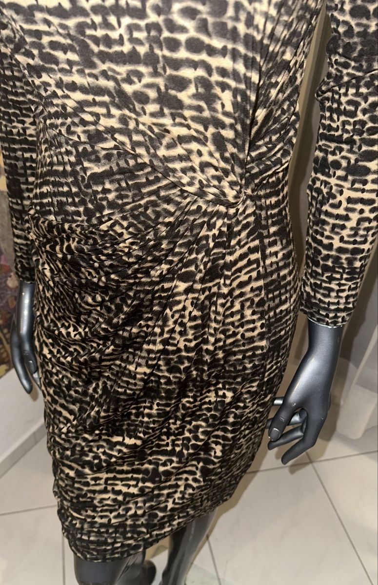 Max Mara Kleider: MAX MARA KLEID GR. 36 neuwertig – Neu (gemäss Beschreibung) aus Unteraegeri von MH203 2