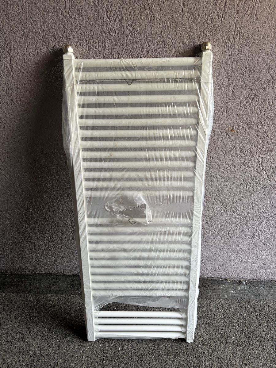Radiatori: Radiator weiss ca. 120cm neu Ovp – Nuovo e nell'imballaggio originale da Luzern venduto da Mulli8
