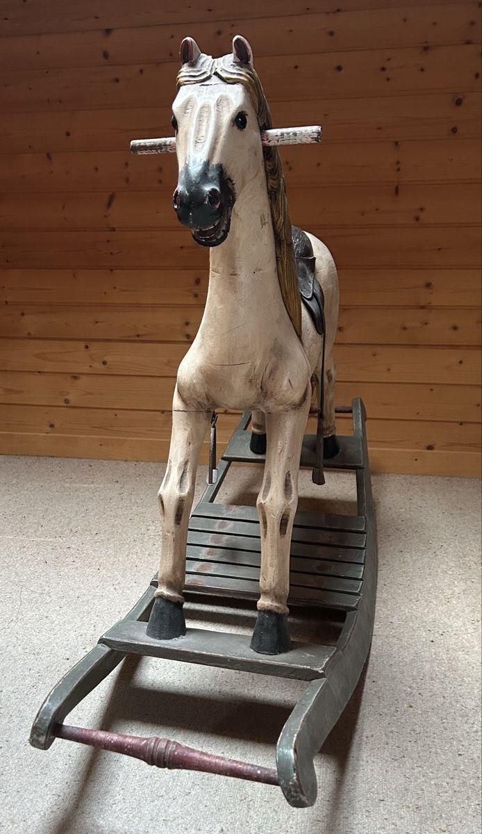 Tutte le decorazioni: Altes Schaukelpferd – Usato da Langenthal venduto da elk_2qw5 1