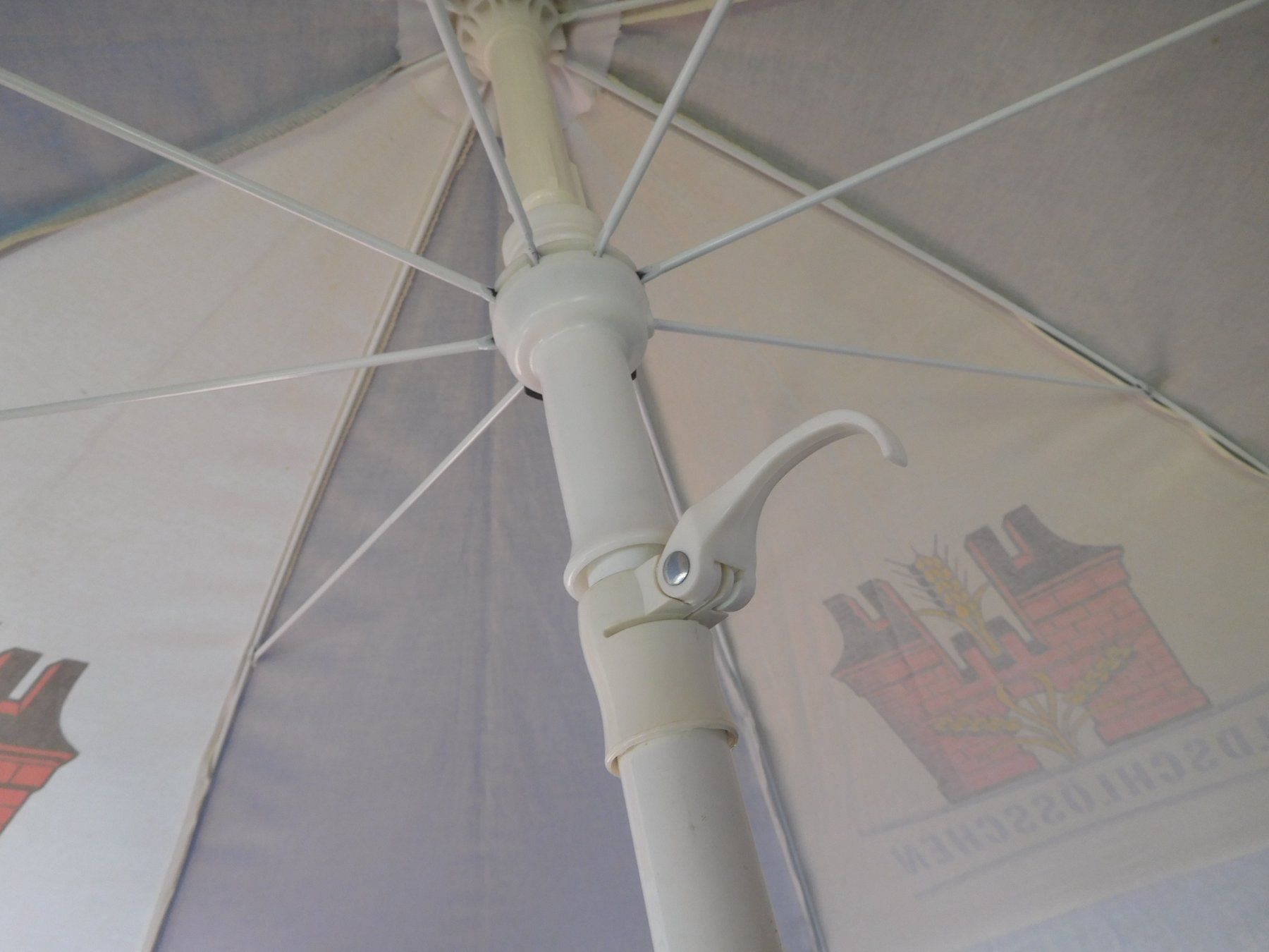 Feldschlösschen Parasols: Feldschlösschen Sonnenschirm – D'occasion à Wallbach par Pitralon1 7
