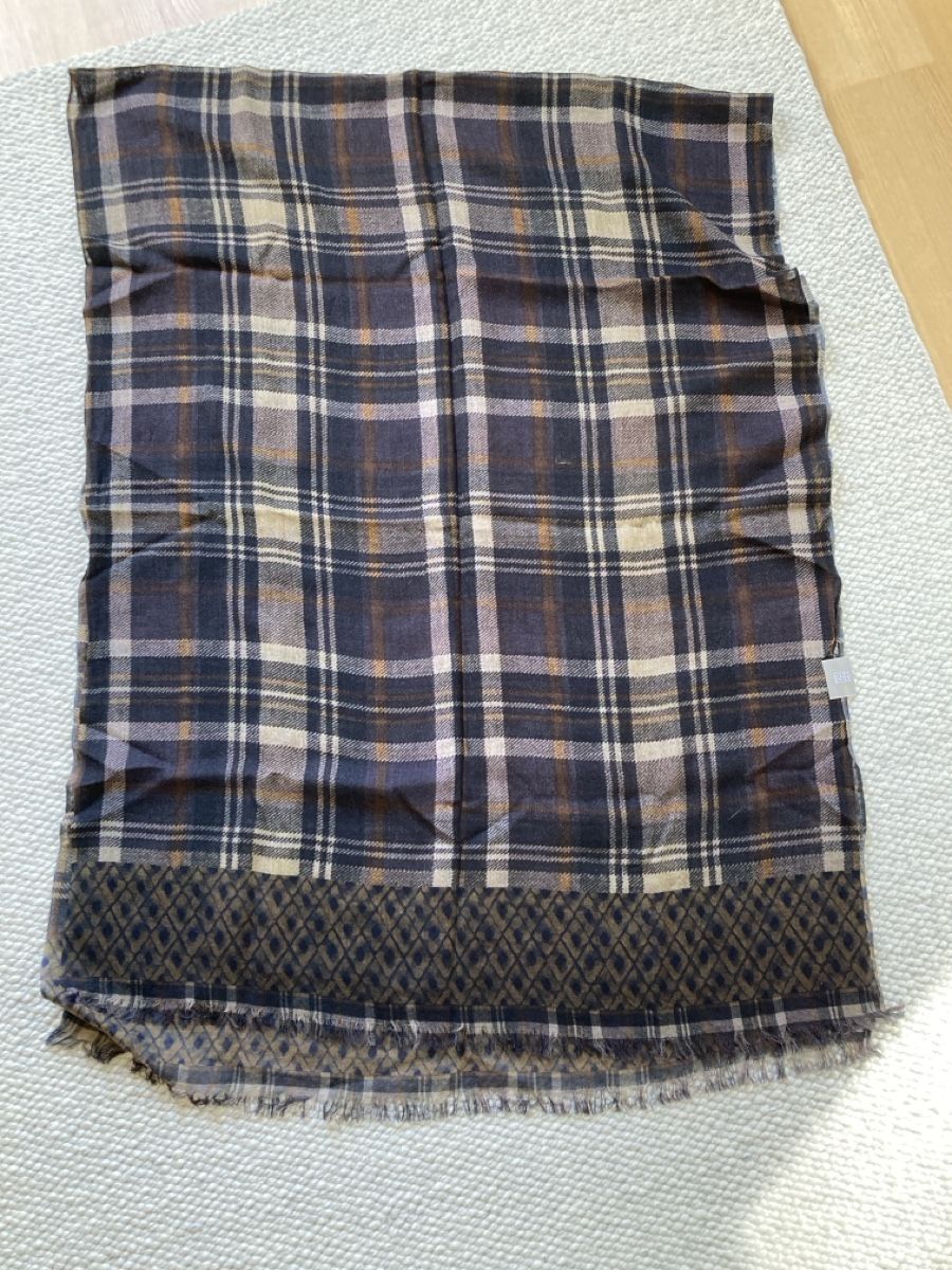 Nile Foulards & écharpes: Nile Wollschal – Neuf (Voir description) à Wil SG par Muus306