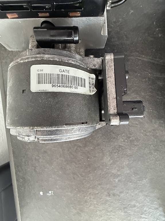 Alle Autoersatzteile: Fahrwerkpume citroenC5  – Gebraucht aus Elsau von bak_9mm5 2
