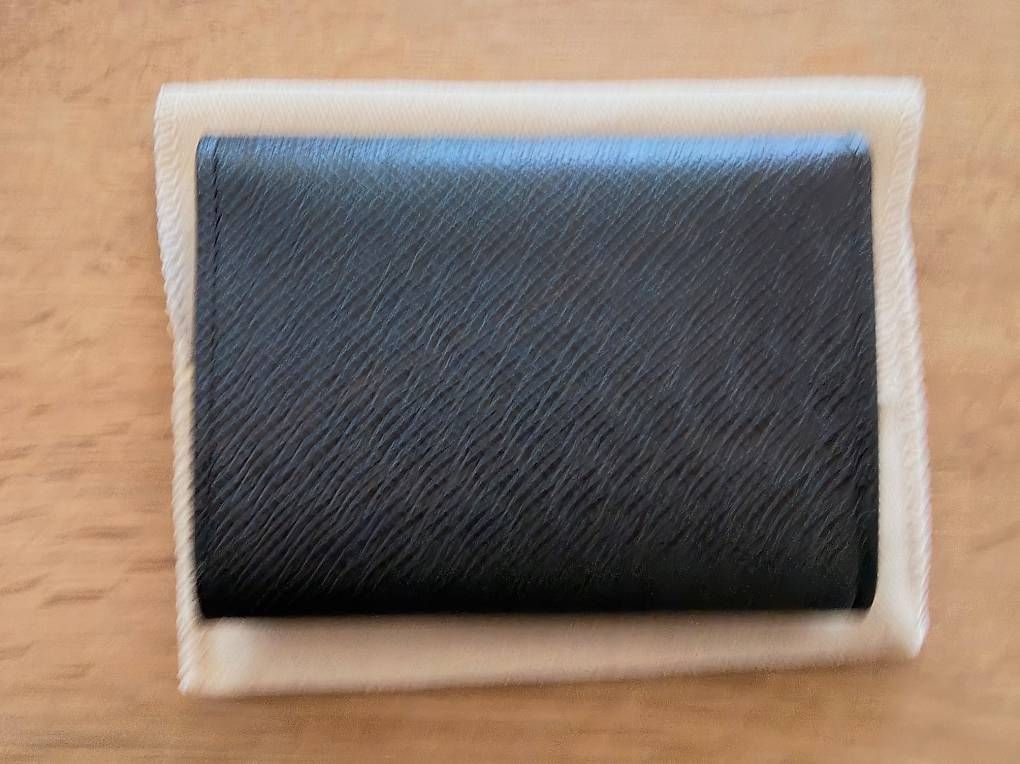 Sonstige Kleidung & Accessoires: Kartenetui Louis Vuitton – Neu und originalverpackt aus Horw von SalePort 2