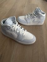 Baskets Jordan 1 Mid lilas taille 39