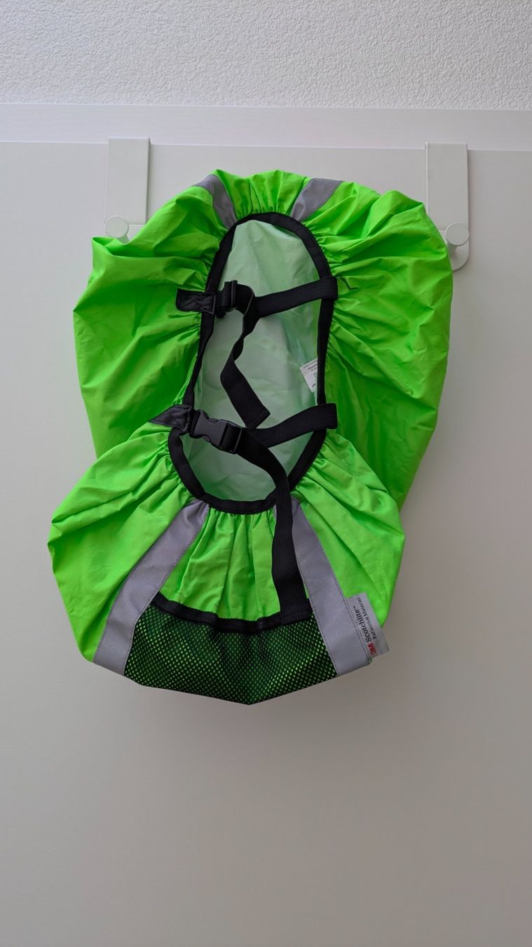 Zaini: Housse de protection Salzmann pour sac à dos – Usato da Estévenens venduto da Rockingirl 1