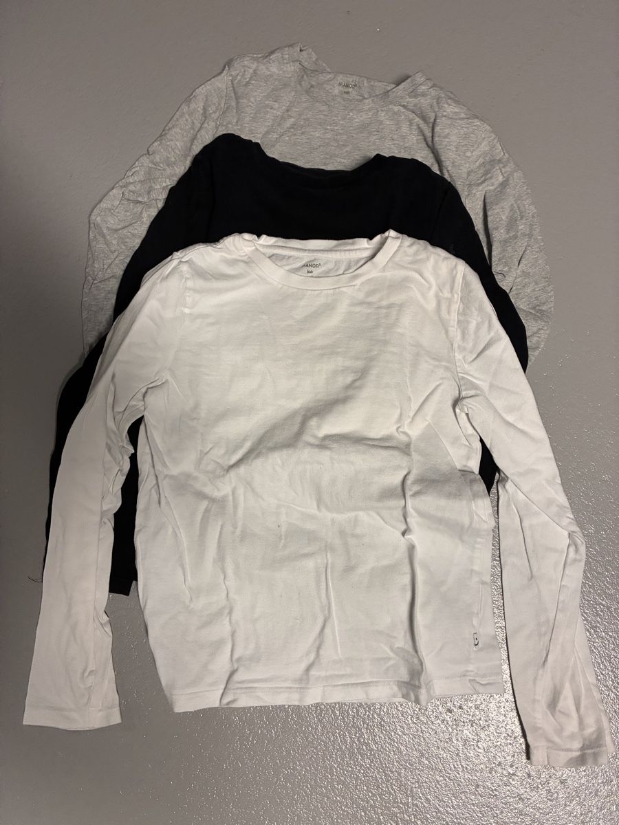 Lotti & Set di vestiti: Kleiderpaket Jungs Basics 122/128 – Usato da Baar venduto da Step_5