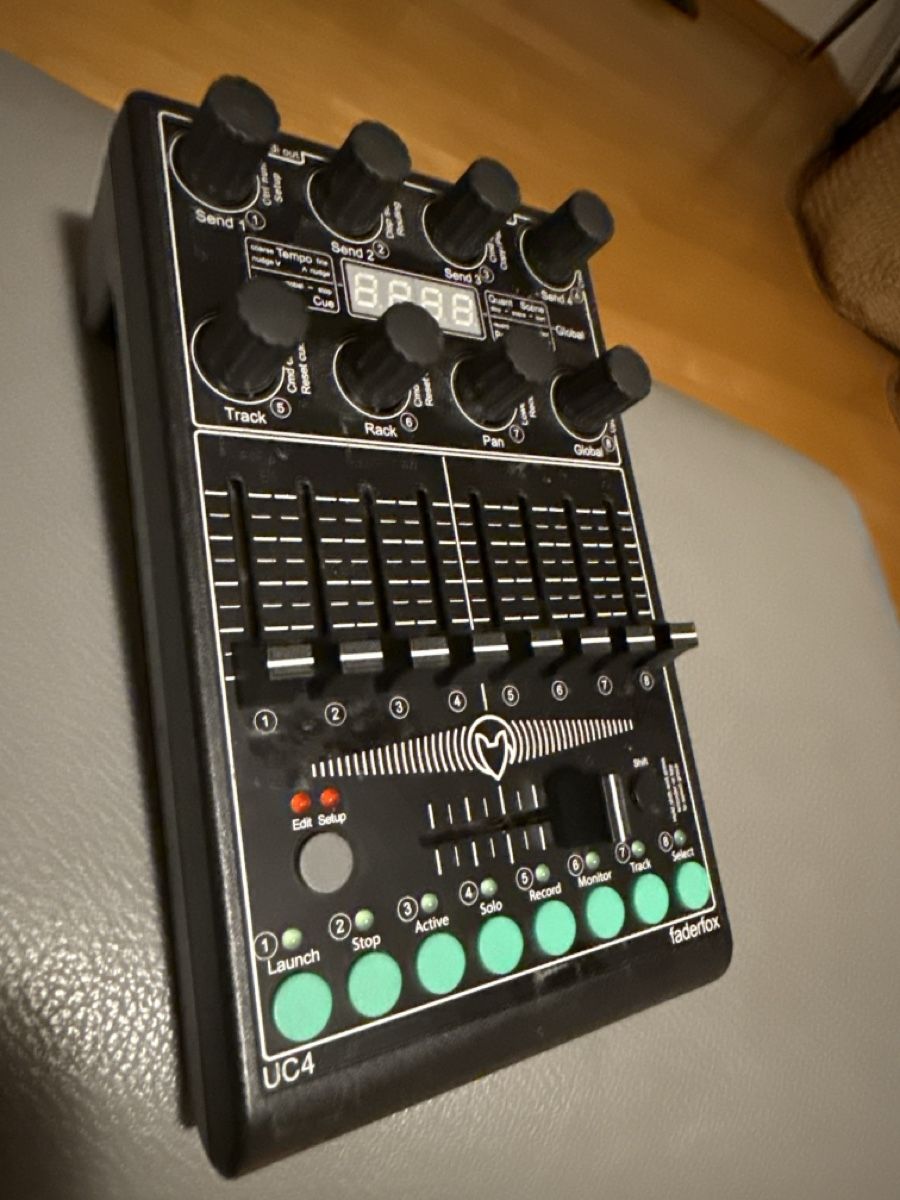 Strumenti musicali: Faderfox UC4 – Kompakter MIDI/DAW Controller – Usato da Seuzach venduto da eclektic