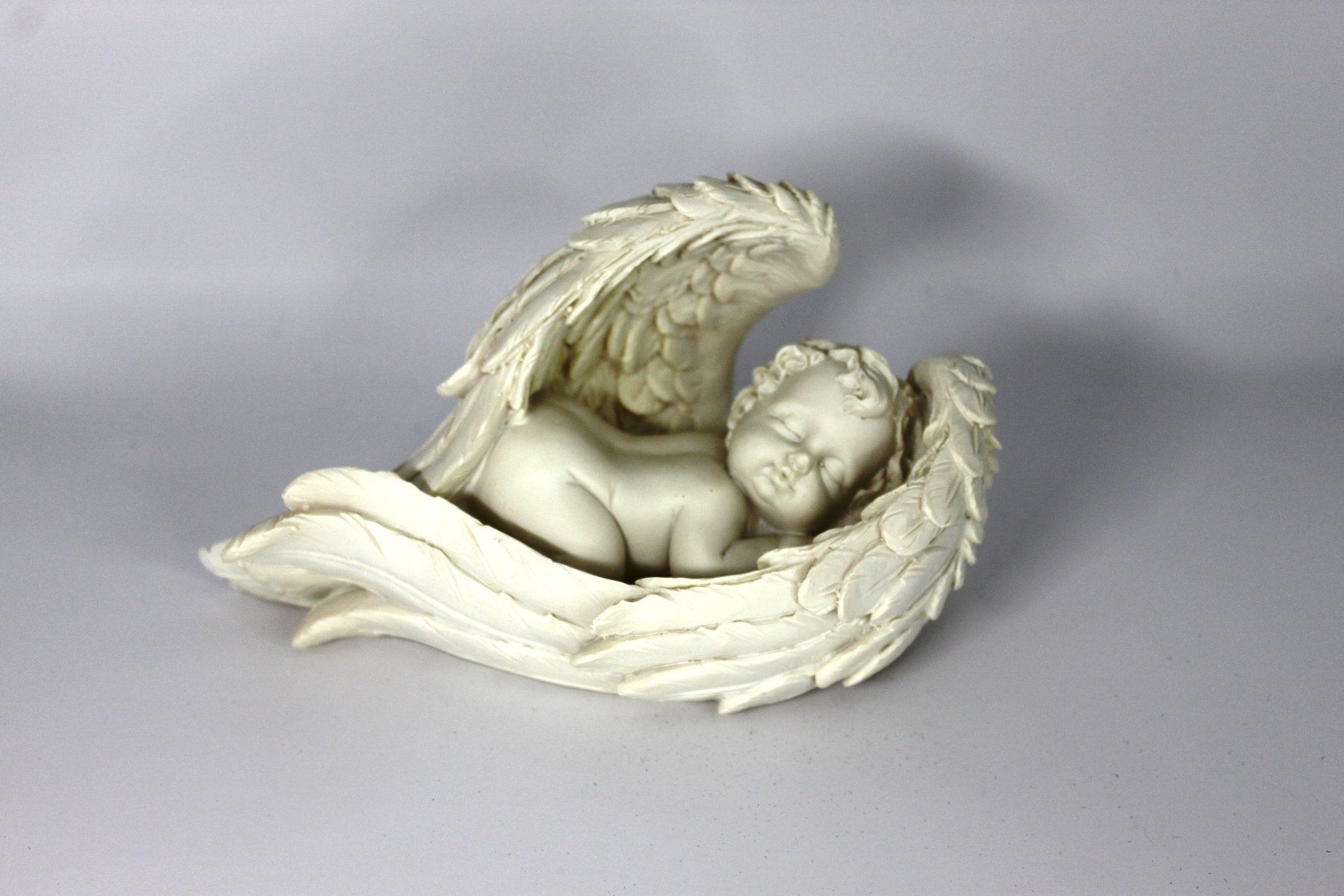 Tutte le decorazioni: Bébé dans une aile d'ange – Nuovo e nell'imballaggio originale da Marsens venduto da carobazar 1