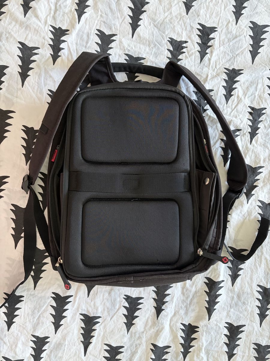 Samsonite Zaini: Samsonite Rucksack schwarz mit Laptopfach – Usato da Zürich venduto da supereme 1