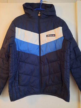 Ellesse Winterjacke Grösse L, neuwertig und warm!