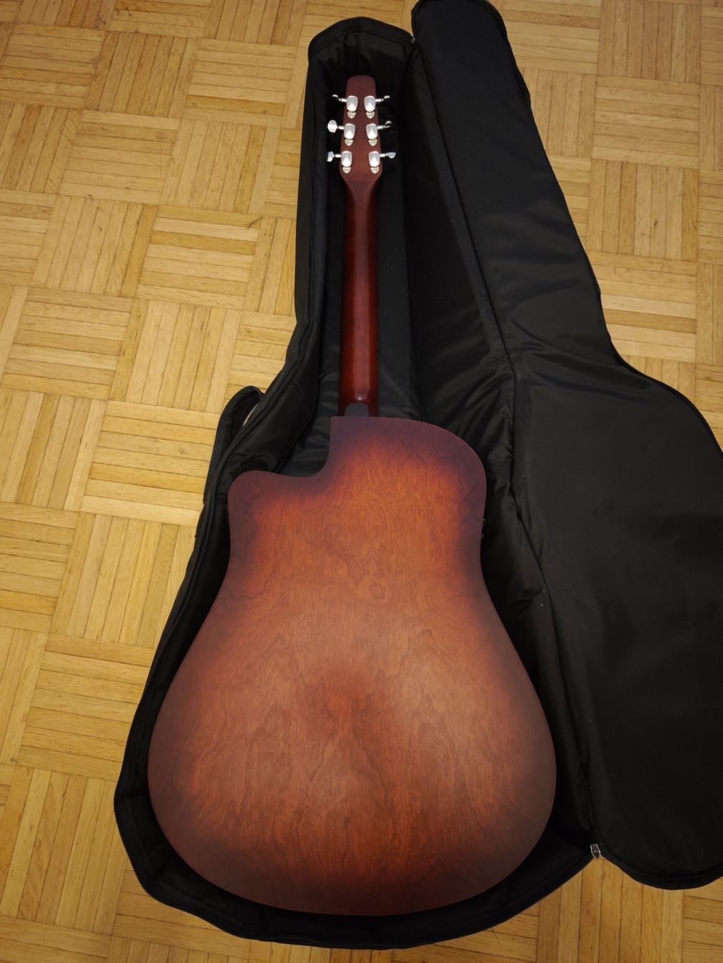 Seagull Strumenti musicali: Seagull Entourage Cutaway Presys 2 – Usato da Basel venduto da kea_9jr9 5