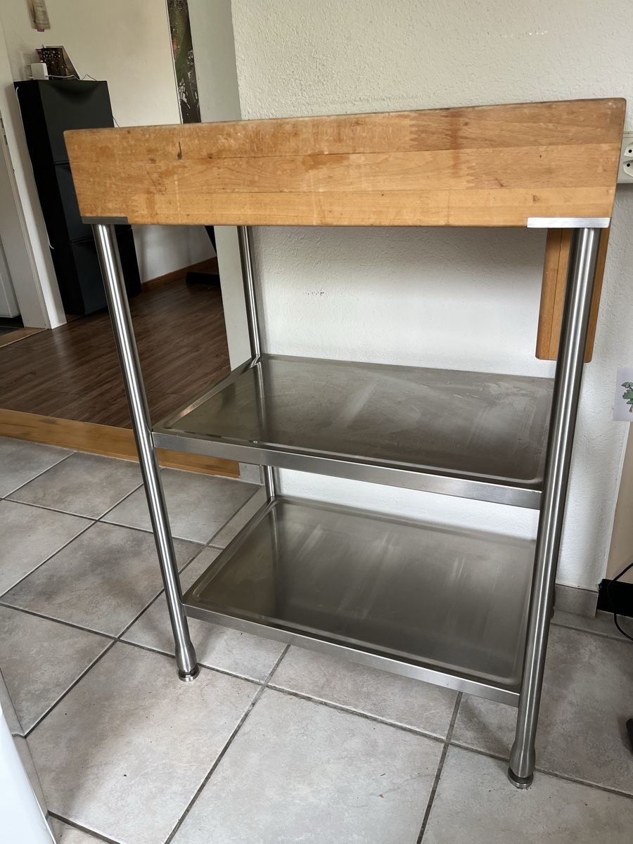 Cucine complete: Küchenmöbel mit Messerblock (Holz/Edelstahl) – Usato da Winterthur venduto da Maetzdotnet 1