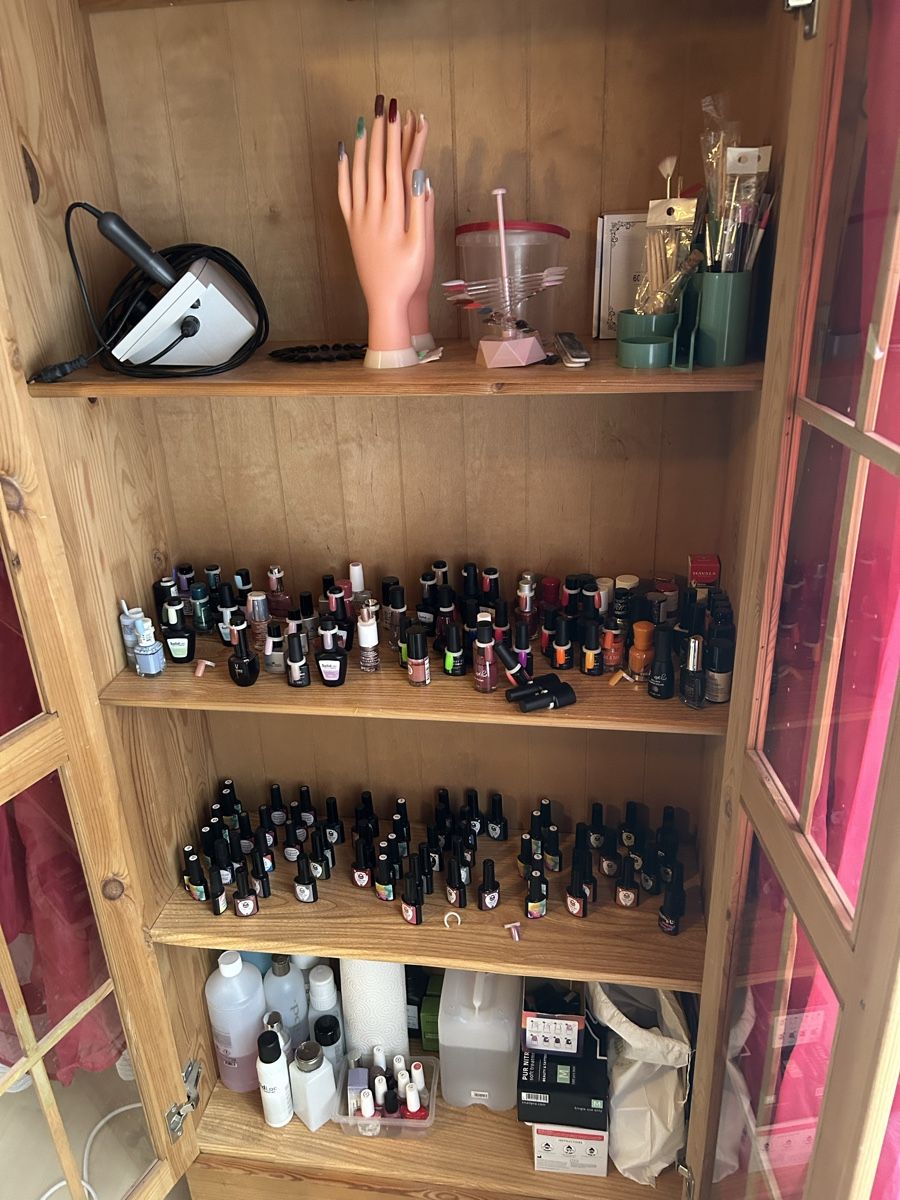 Unghie finte: Nageltisch mit viel Zubehör – Usato da St. Silvester venduto da Redneck83 4