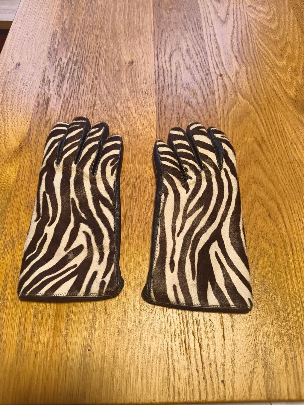Guanti & manicotti: Beaux gants en cuir – Usato da Monthey venduto da maf_6mxz