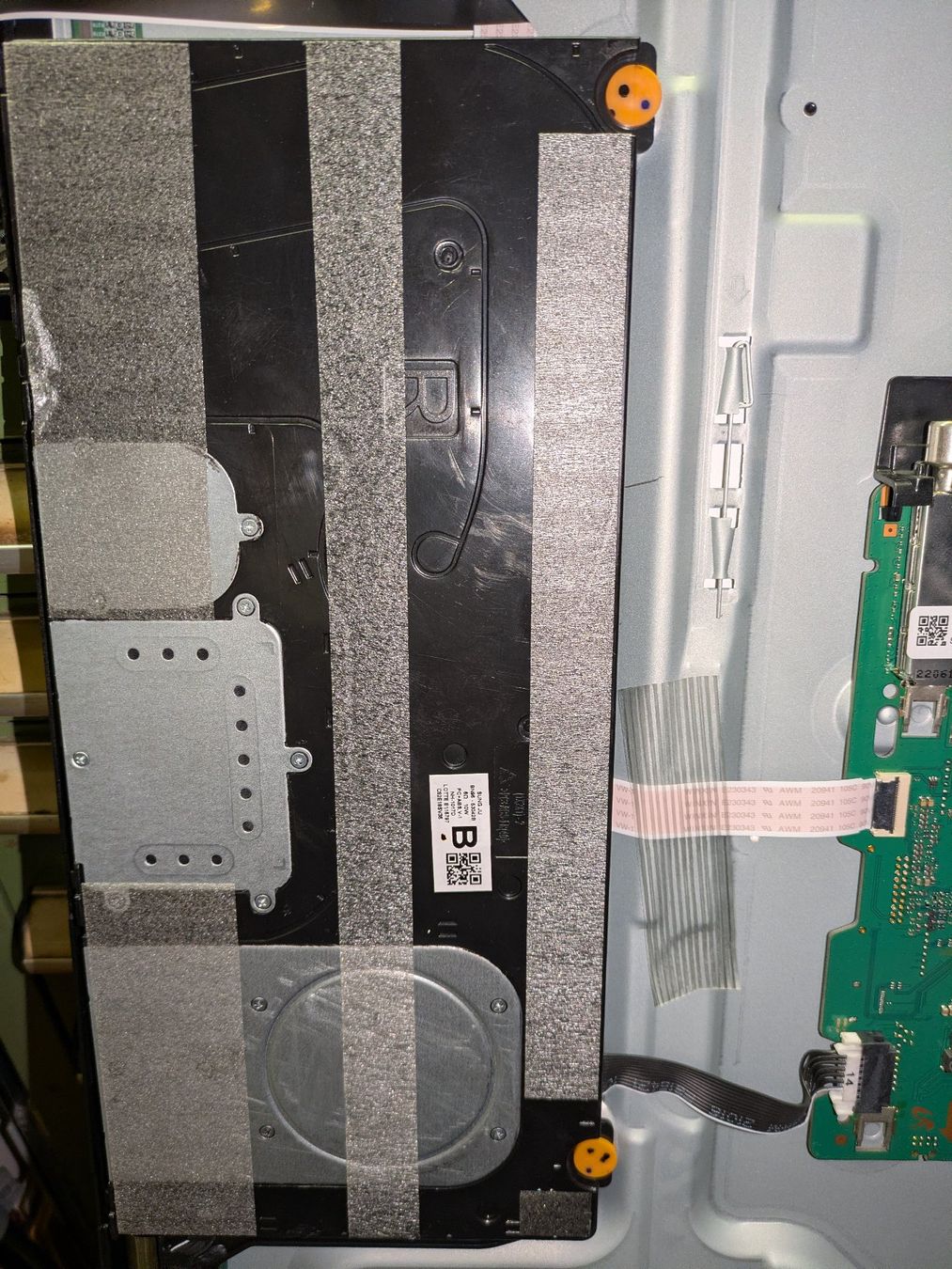Samsung Componenti elettronici: Samsung TV Lautsprecher Model: QE55QN90BAT – Usato da Binningen venduto da Smile-46