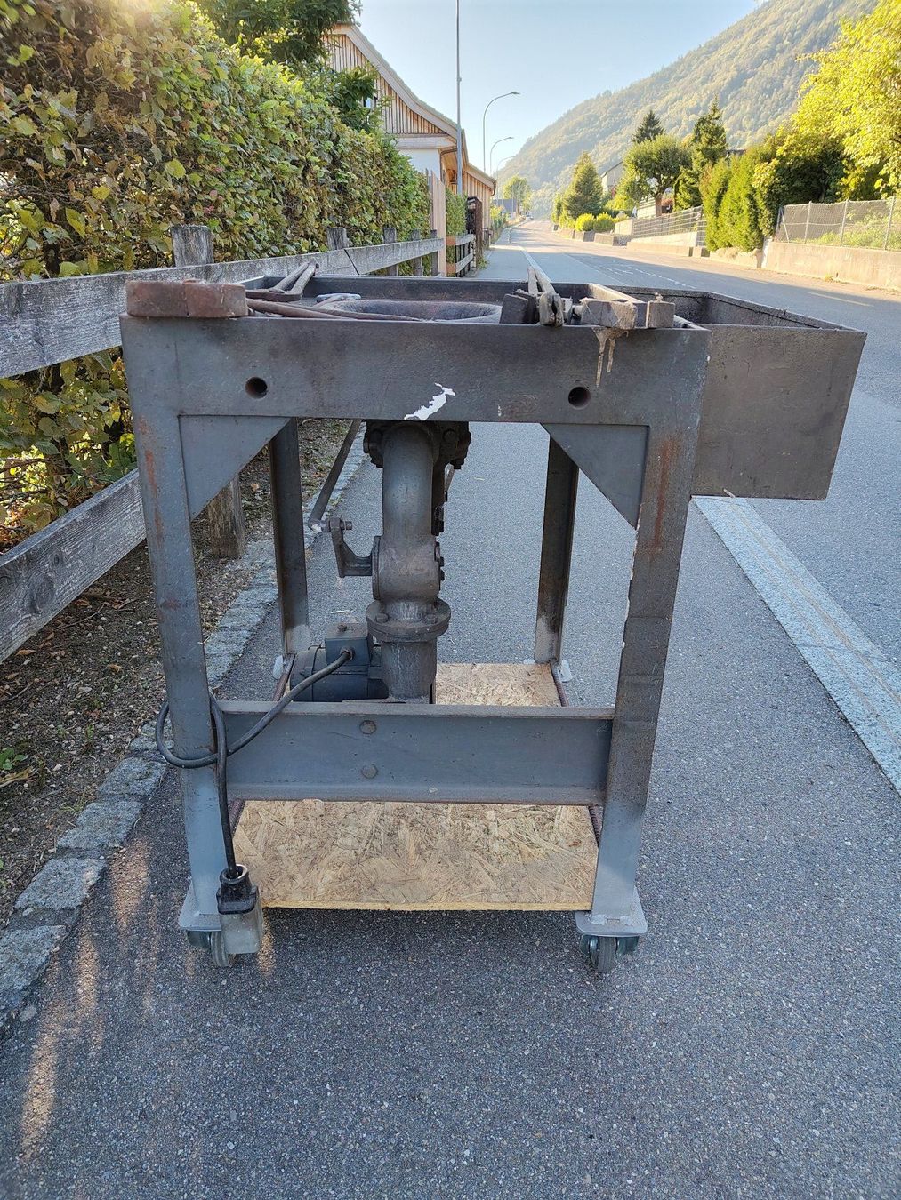 Tutti gli attrezzi: Forge portative / Schmiedeesse Bauhofer Olten – Usato da Péry venduto da pulakka 5