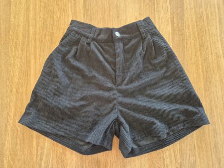 Schöne Cord Shorts