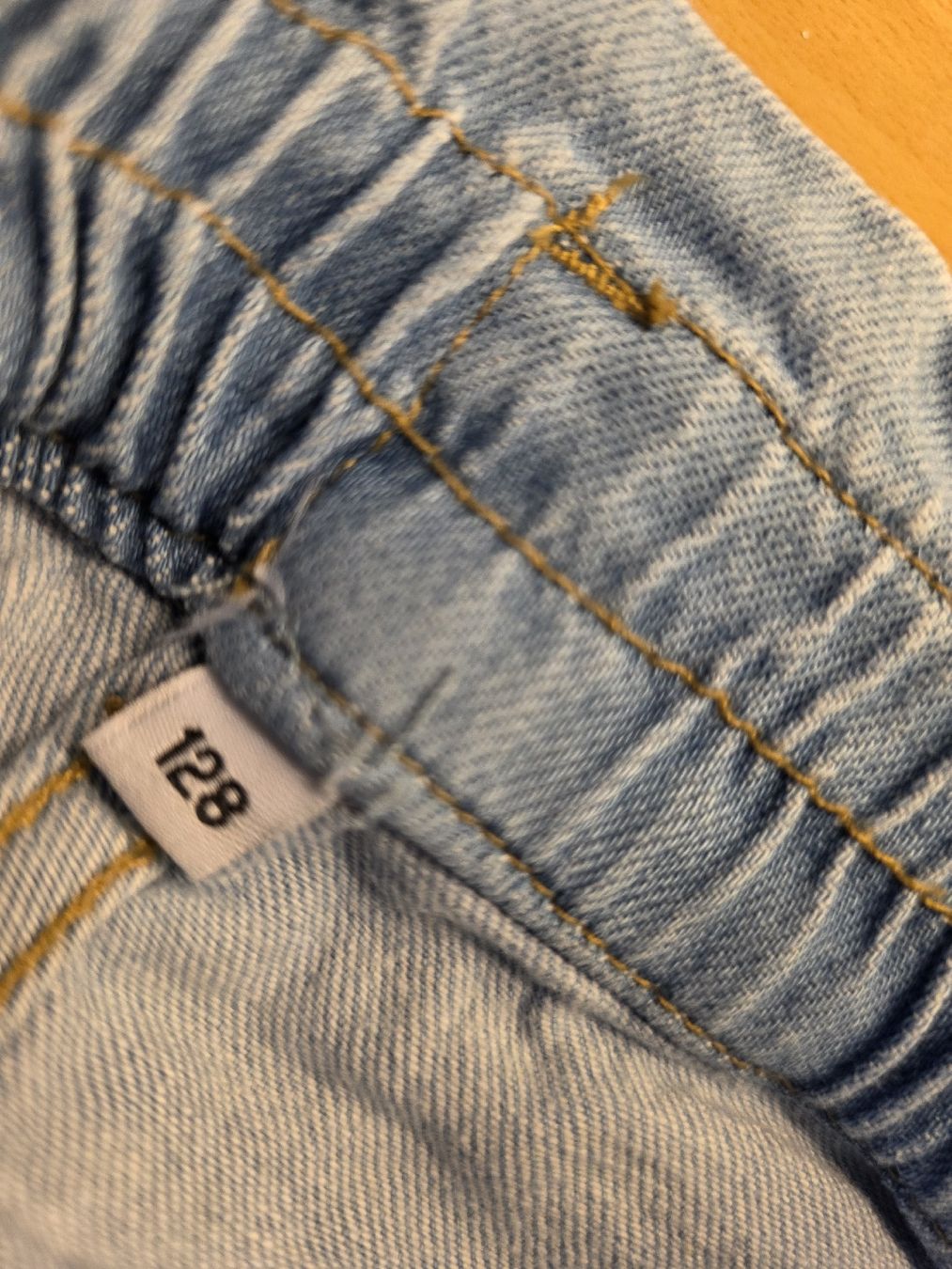 Pantaloni: Jeansshorts Grösse 128 Kinder Mädchen – Usato da Wigoltingen venduto da Zuckerfee84 2