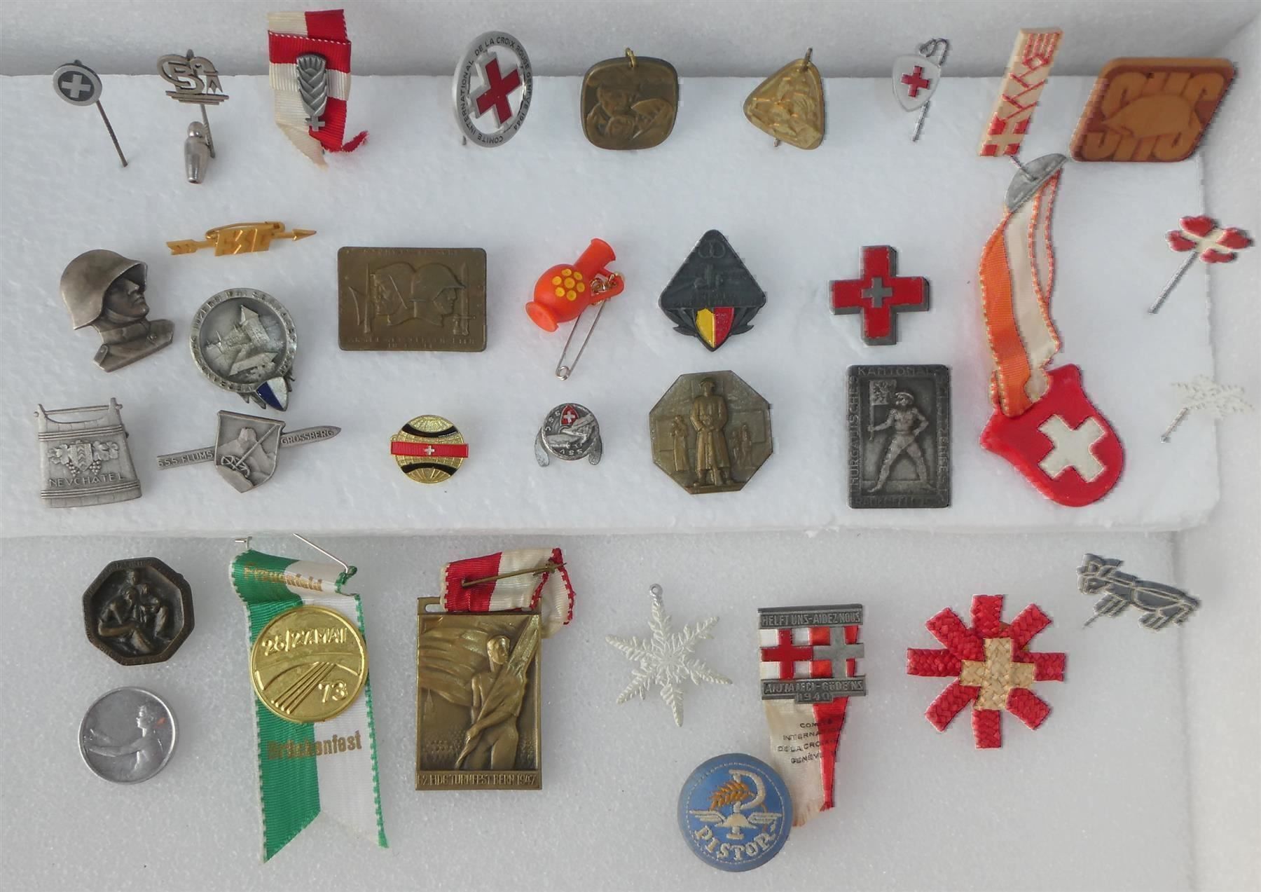 Placchette & Badge: Antike Abzeichen Anstecknadeln Armee – Usato da Frauenfeld venduto da Astra13 9