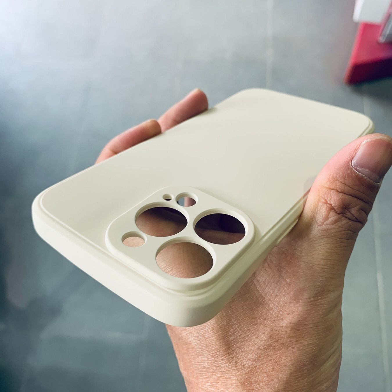 Cover & Protezioni schermo: iPhone 15 pro (Max) - COQUE SILICONE blanche anti choc – Nuovo e nell'imballaggio originale da Morges venduto da DigiAC
