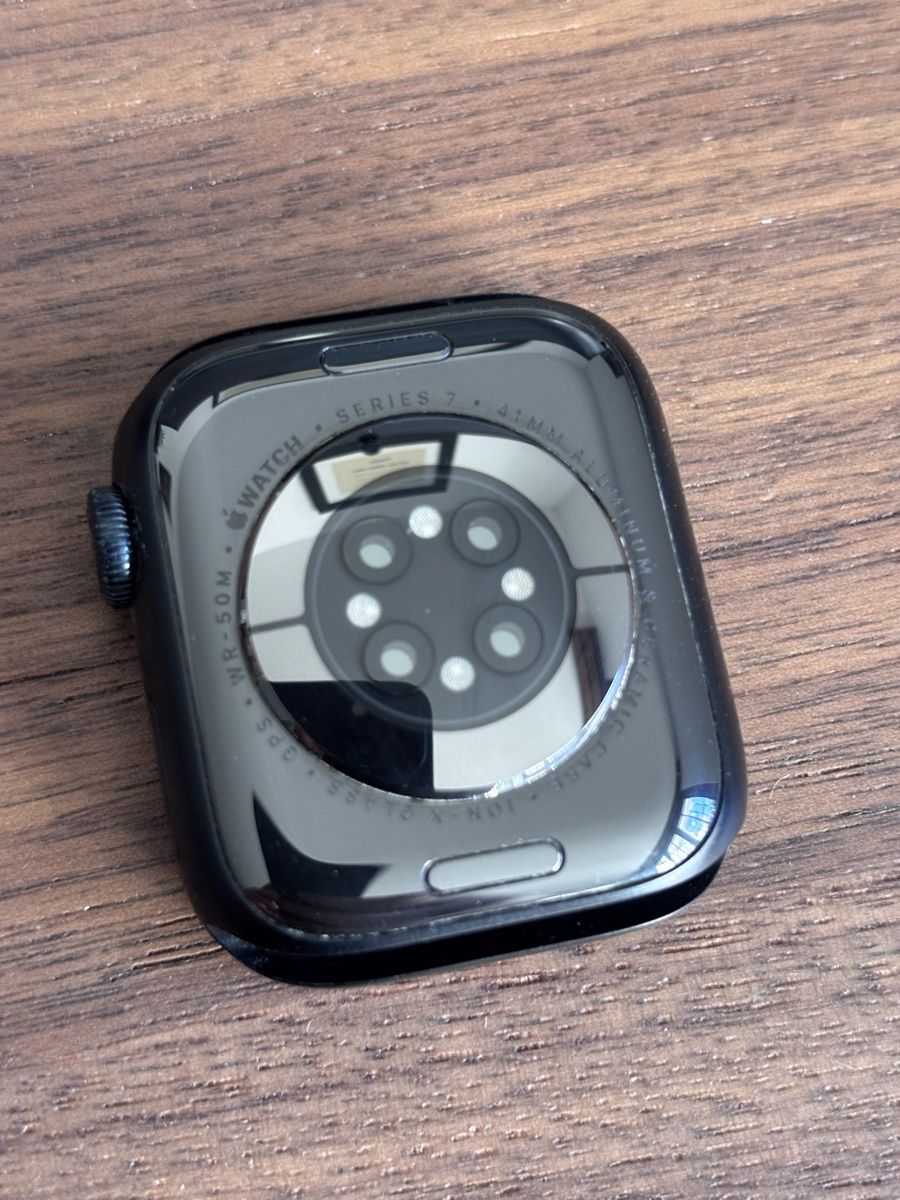 Apple Smartwatch: Apple Watch 7 41mm Aluminium & ceramic case – Gebraucht aus Muri AG von qqx 1