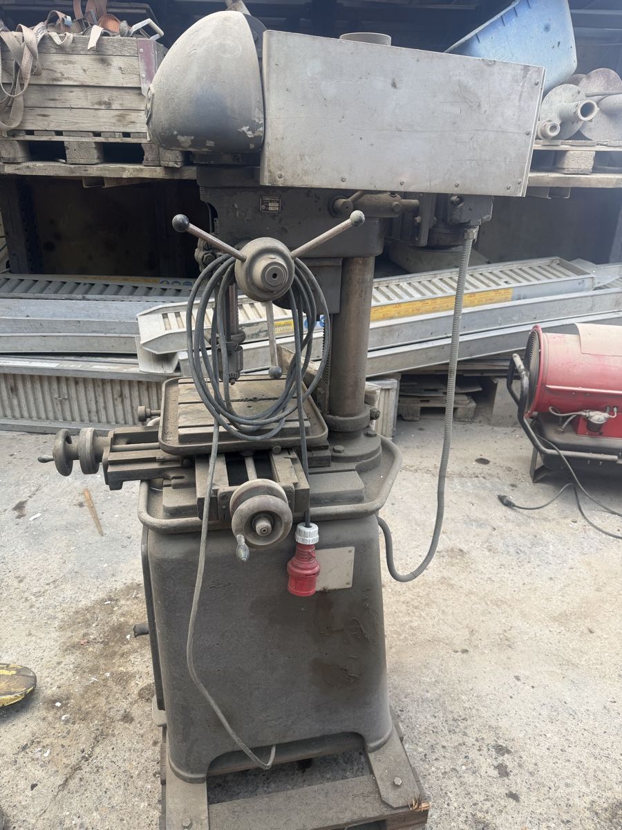 Trapani: Bohrmaschine – Usato da Niederbipp venduto da baggerch 1