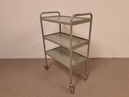 Vintage Eisenwagen Regal Fahrbar Industrie Design