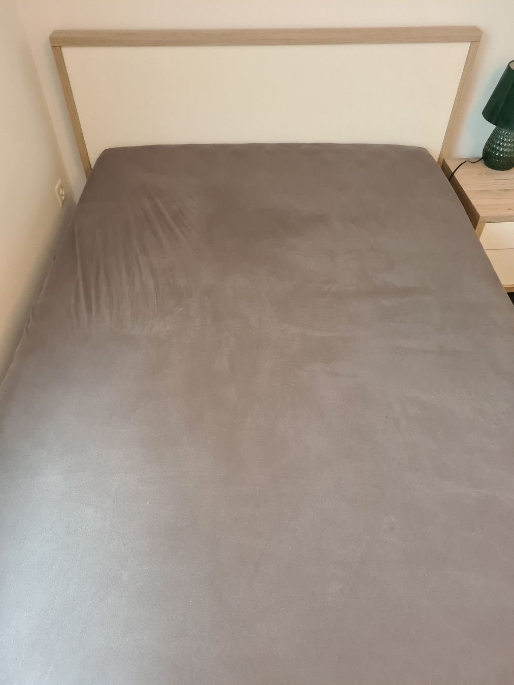 Betten: Bett mit Nachttisch – Gebraucht aus Friltschen von Thurgau11 1