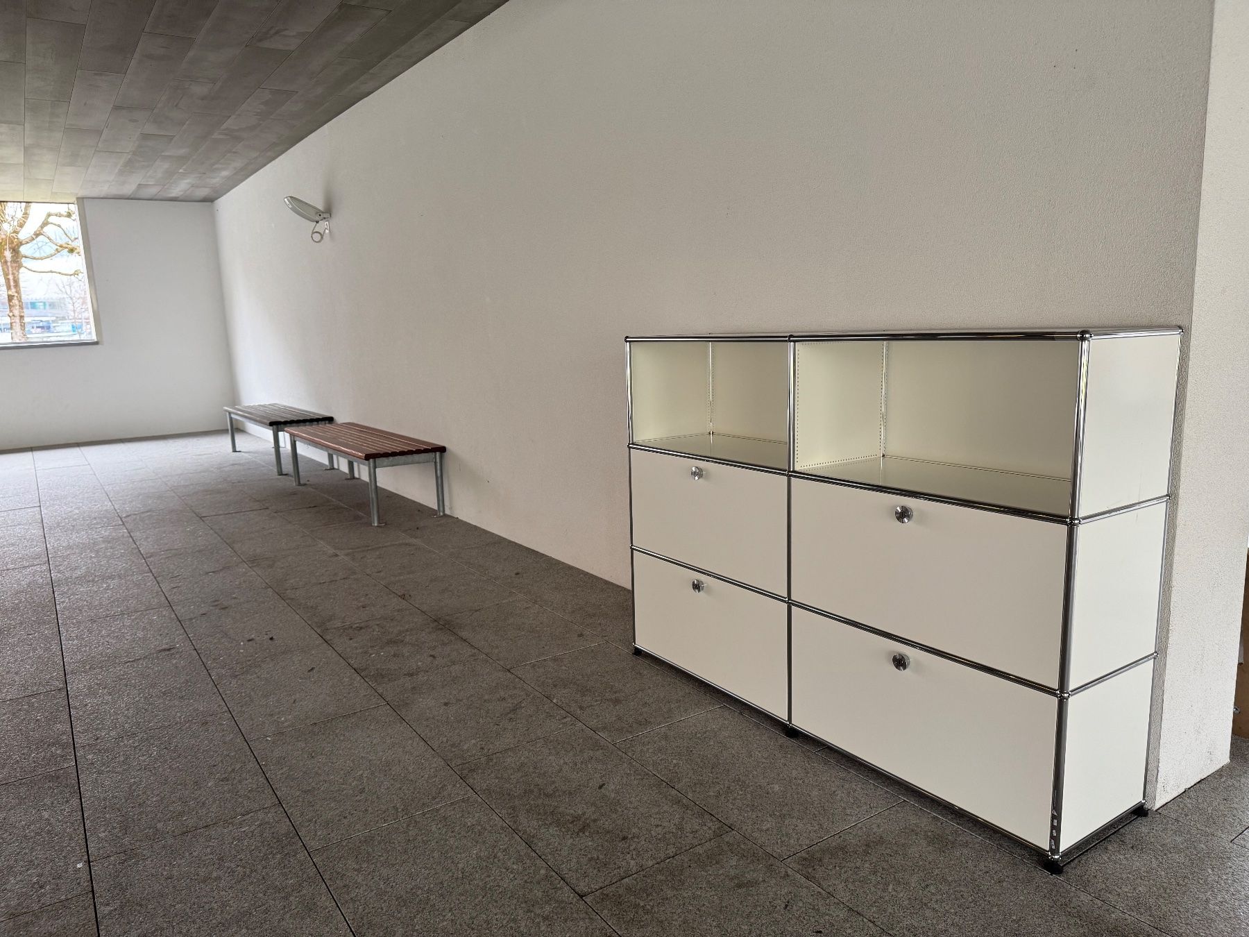 USM Scaffali: Usm Highboard in weiss Lieferung Gratis – Usato da Thun venduto da Thuno6 1