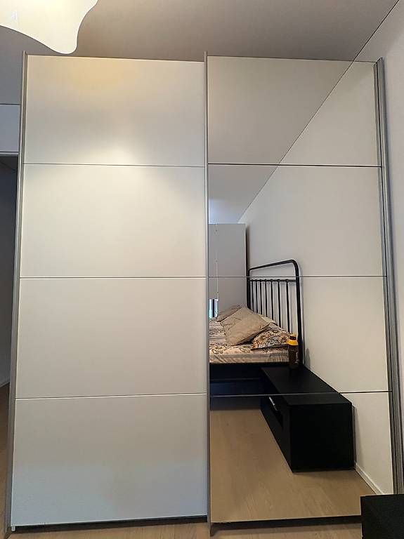 Armadi: IKEA sliding wardrobe – Usato da Zürich venduto da akh_7xjv 1