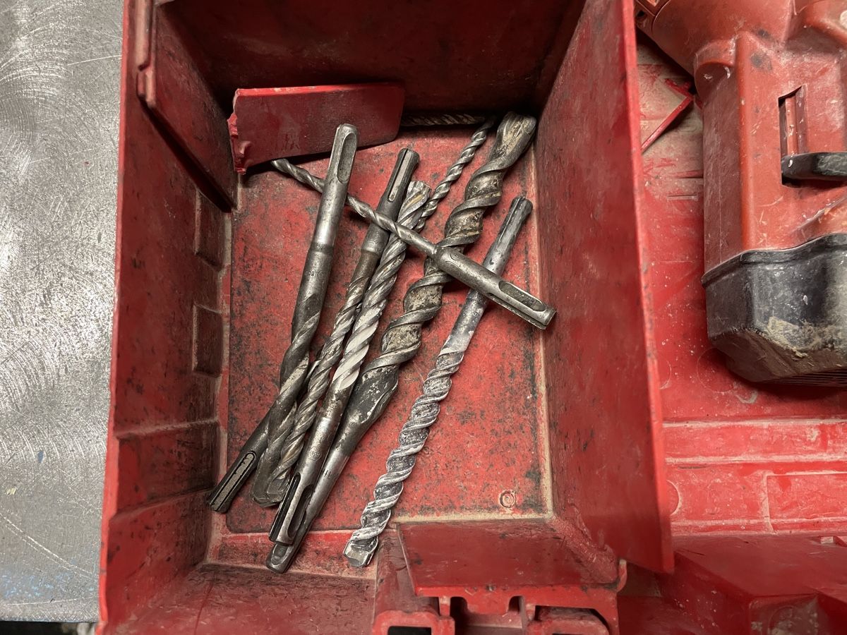 Hilti Bohrmaschinen: Hilti Bohrhammer TE25 – Gebraucht aus Flaach von Binz 1
